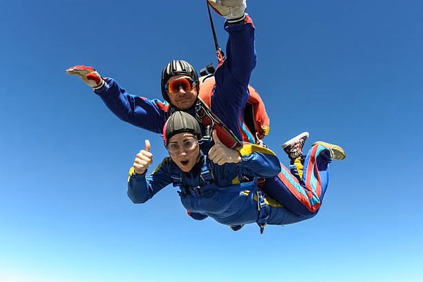 people skydiving